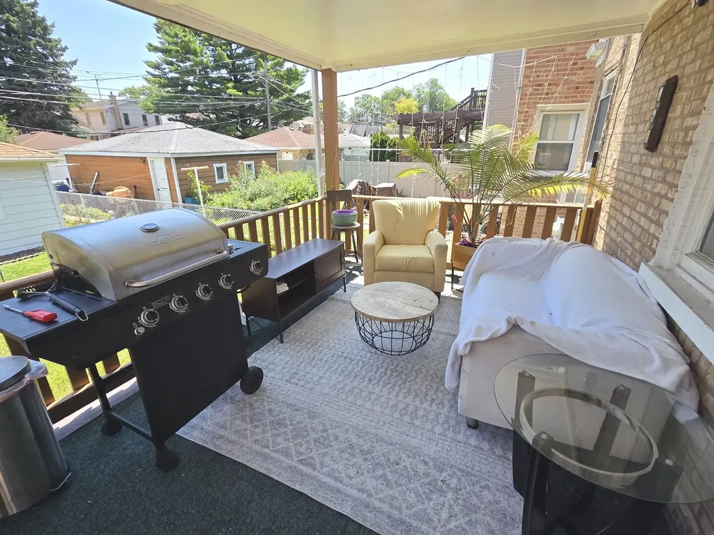 6159 North Meade Avenue Chicago IL 60646