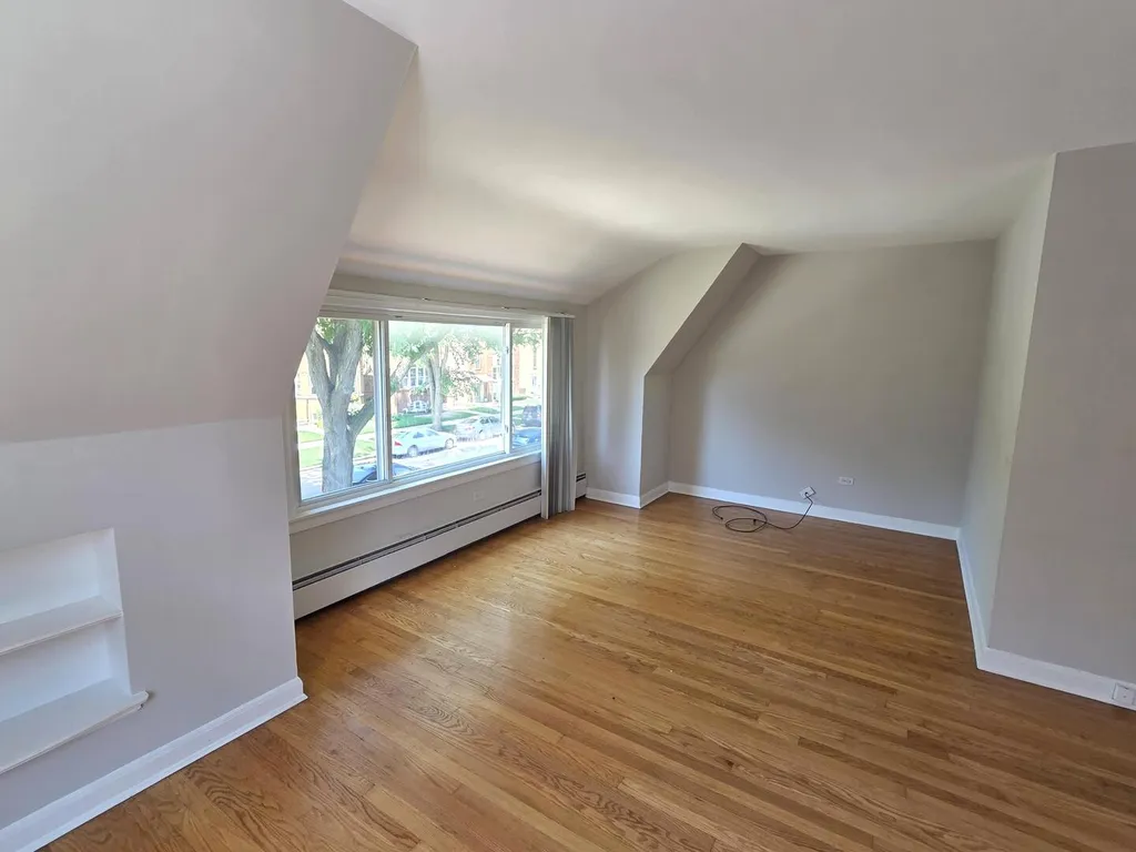 6159 North Meade Avenue Chicago IL 60646