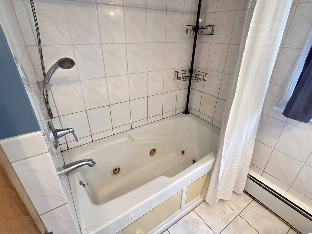 6159 North Meade Avenue Chicago IL 60646