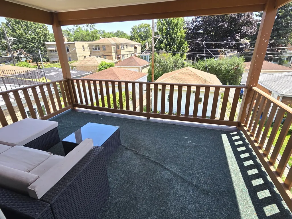 6159 North Meade Avenue Chicago IL 60646
