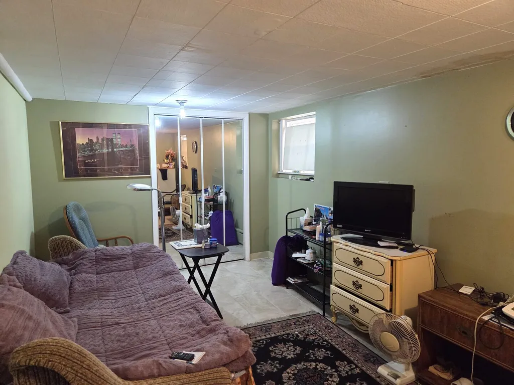 6159 North Meade Avenue Chicago IL 60646