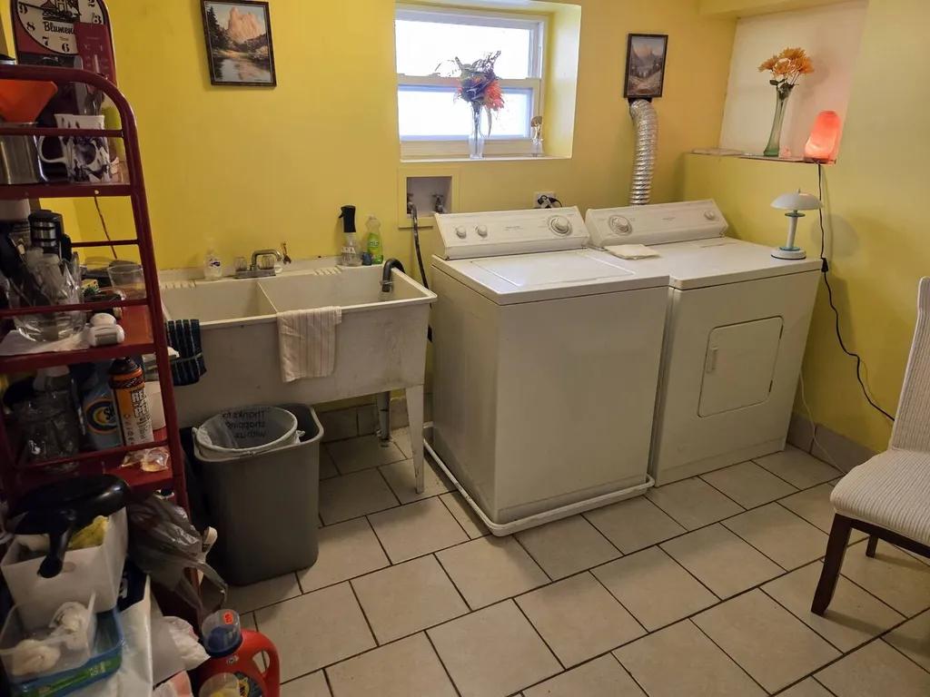 6159 North Meade Avenue Chicago IL 60646