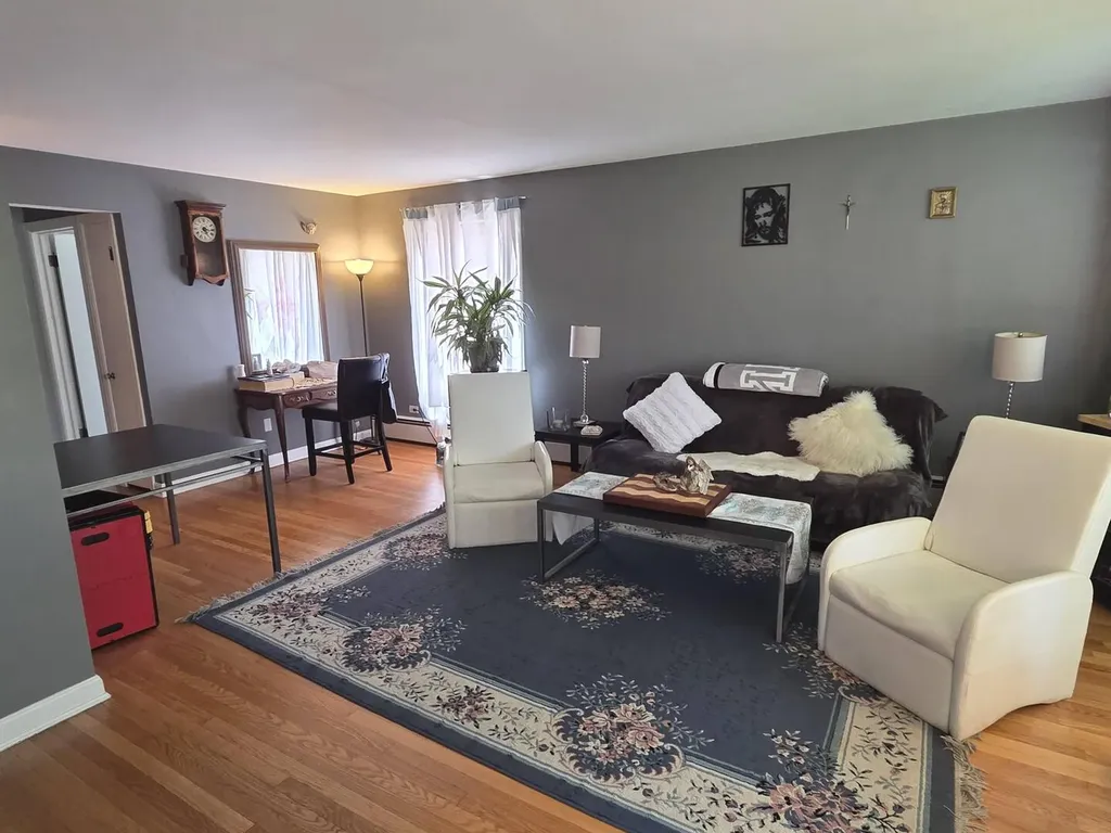 6159 North Meade Avenue Chicago IL 60646