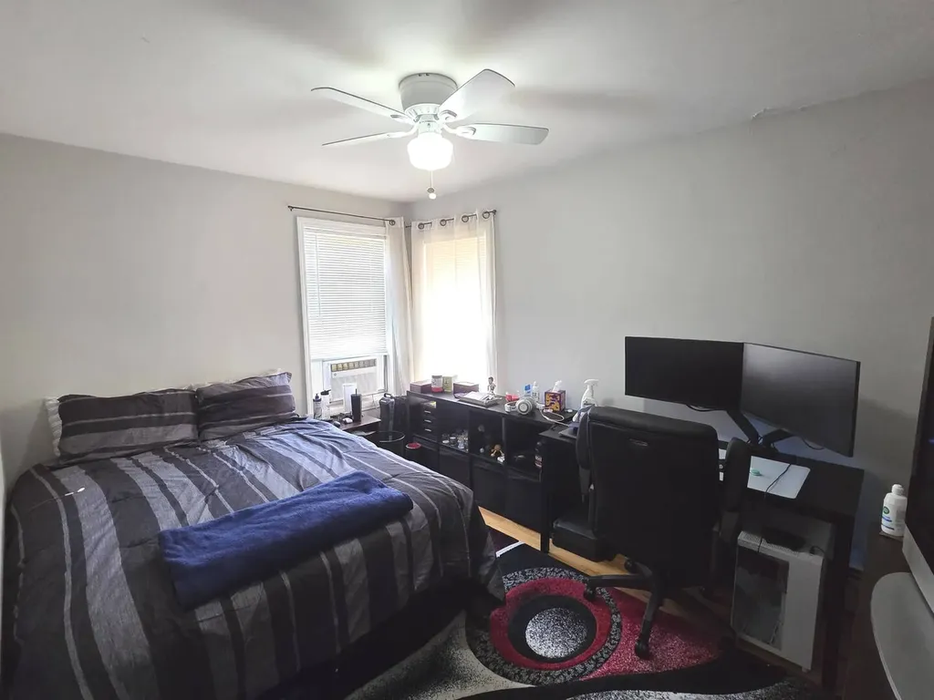 6159 North Meade Avenue Chicago IL 60646