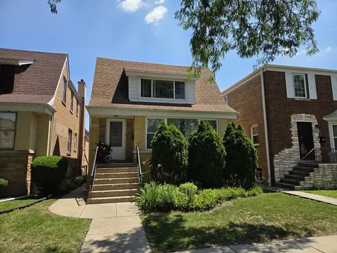 6159 North Meade Avenue Chicago IL 60646
