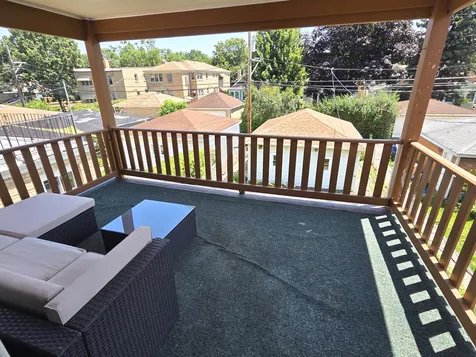 6159 North Meade Avenue Chicago IL 60646