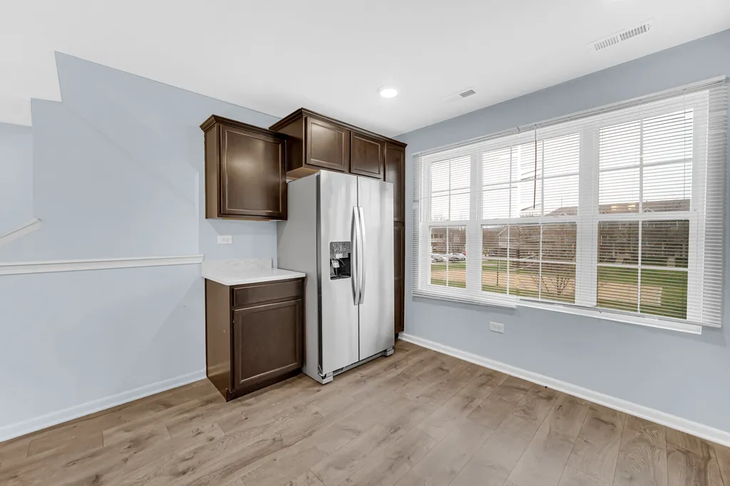 911 Charlton Lane Naperville IL 60563
