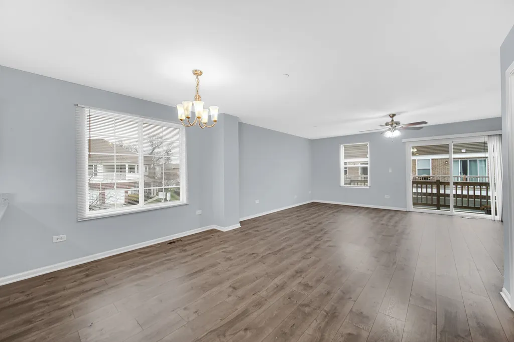 911 Charlton Lane Naperville IL 60563