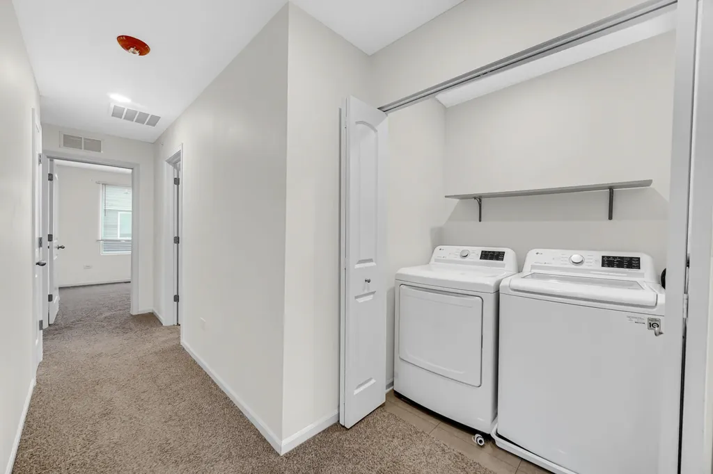 911 Charlton Lane Naperville IL 60563