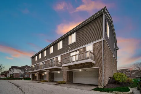 911 Charlton Lane Naperville IL 60563