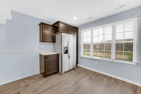 911 Charlton Lane Naperville IL 60563