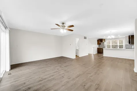 911 Charlton Lane Naperville IL 60563