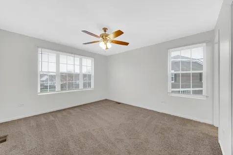 911 Charlton Lane Naperville IL 60563