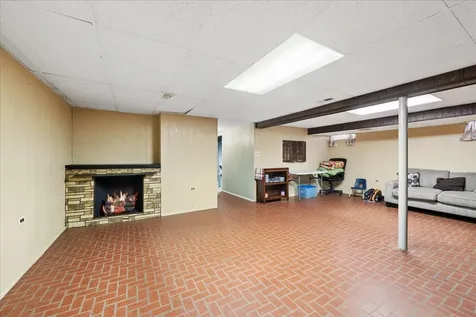 5026 North Michigan Avenue Schiller Park IL 60176