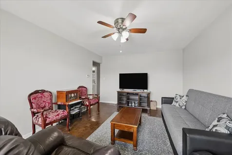 5026 North Michigan Avenue Schiller Park IL 60176