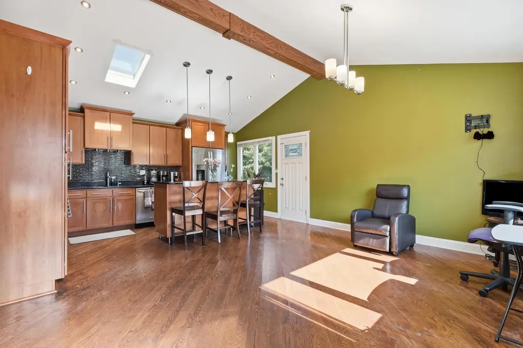 7046 West 72nd Place Chicago IL 60638