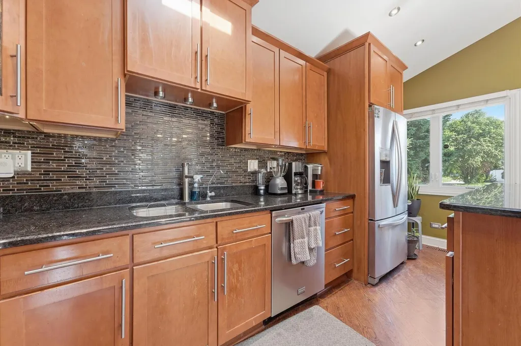 7046 West 72nd Place Chicago IL 60638