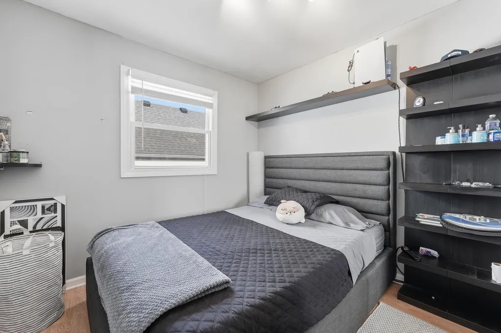 7046 West 72nd Place Chicago IL 60638