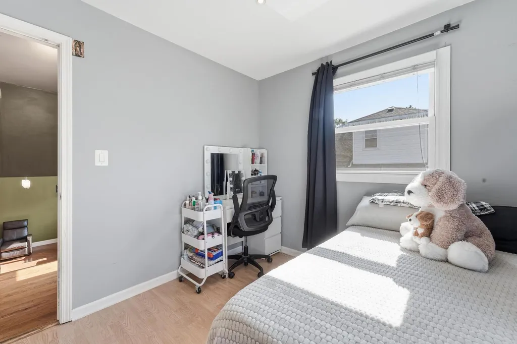 7046 West 72nd Place Chicago IL 60638