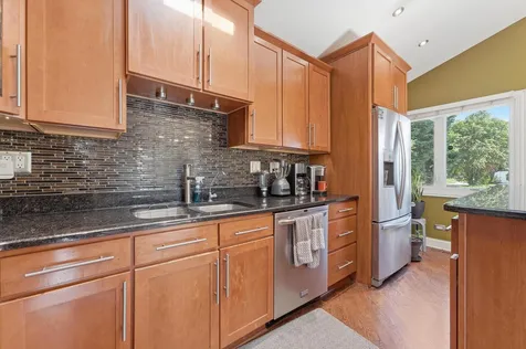 7046 West 72nd Place Chicago IL 60638