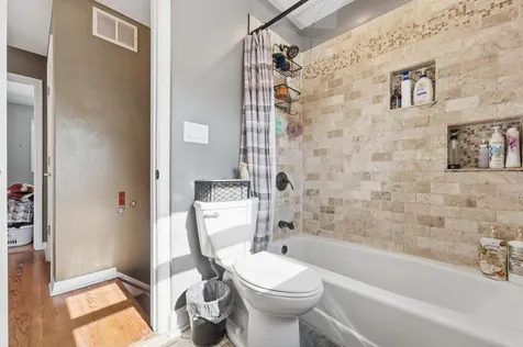 7046 West 72nd Place Chicago IL 60638