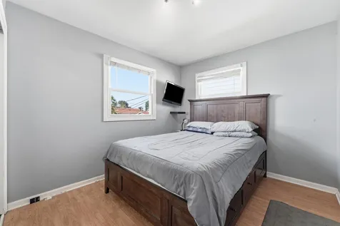 7046 West 72nd Place Chicago IL 60638