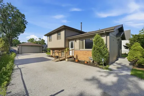7046 West 72nd Place Chicago IL 60638