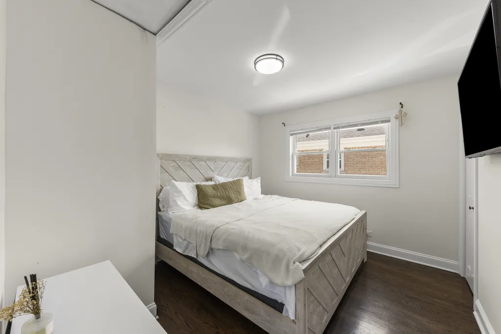 11416 South Sawyer Avenue Chicago IL 60655