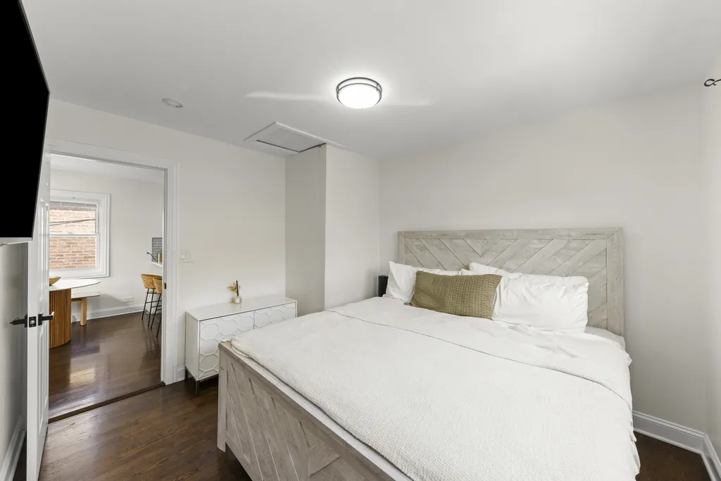 11416 South Sawyer Avenue Chicago IL 60655