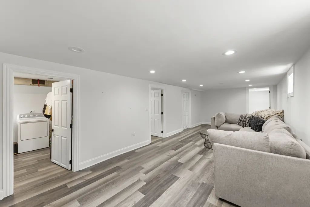 11416 South Sawyer Avenue Chicago IL 60655