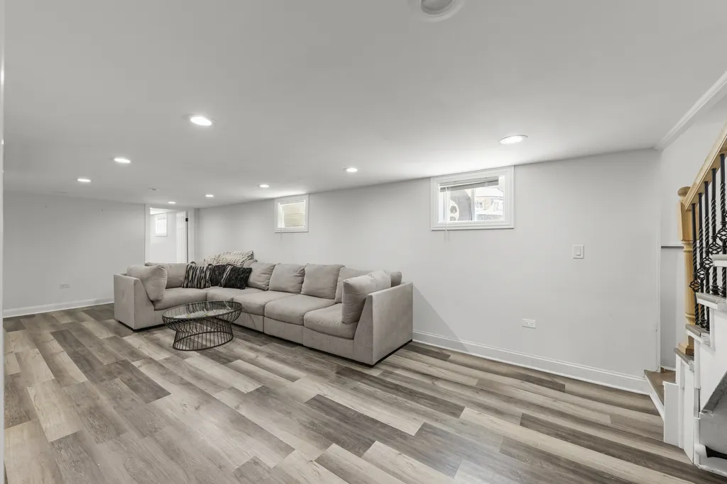 11416 South Sawyer Avenue Chicago IL 60655