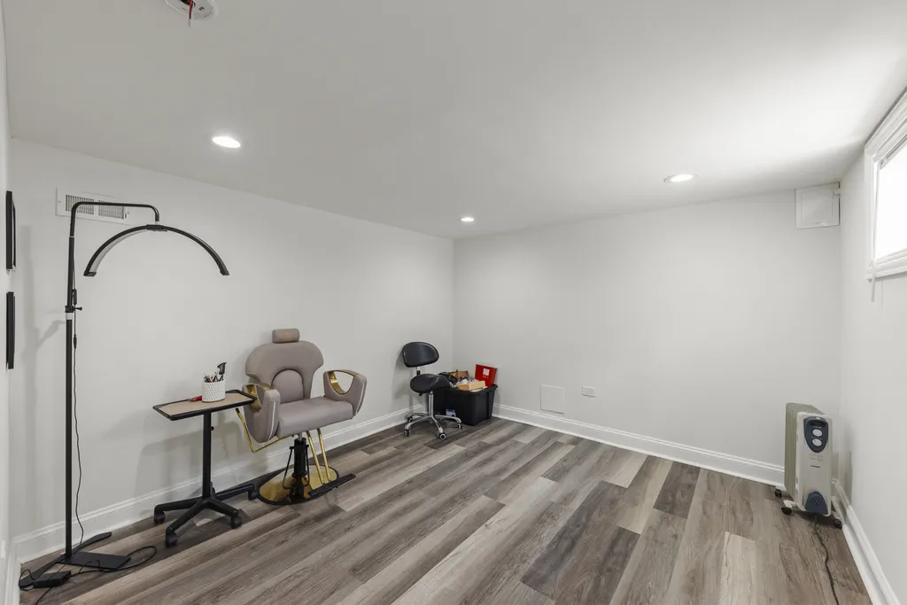 11416 South Sawyer Avenue Chicago IL 60655