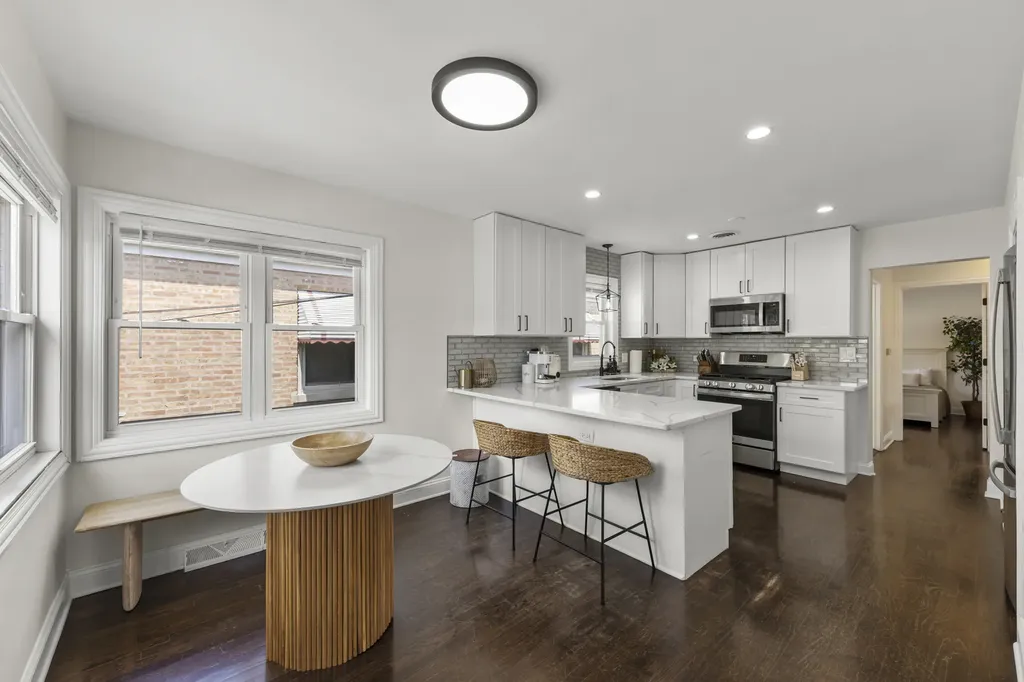 11416 South Sawyer Avenue Chicago IL 60655