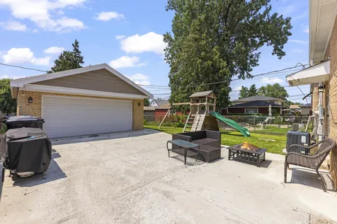 11416 South Sawyer Avenue Chicago IL 60655