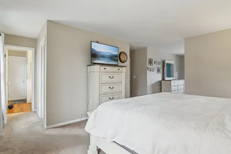 693 Exmoor Terrace Crystal Lake IL 60014