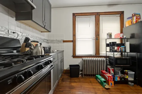 8659 South Kingston Avenue Chicago IL 60617
