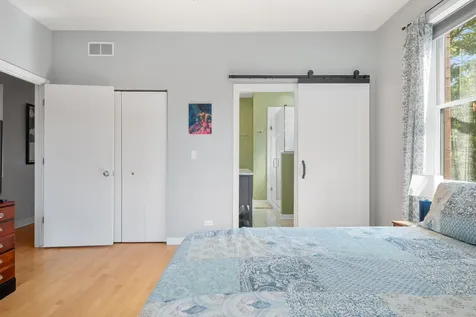 2115 West Crystal Street Chicago IL 60622