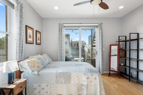 2115 West Crystal Street Chicago IL 60622