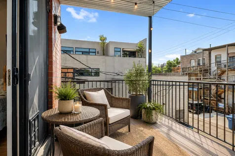 2115 West Crystal Street Chicago IL 60622