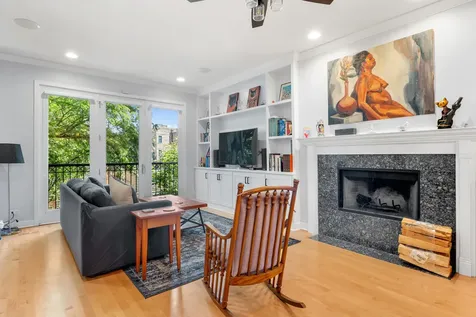 2115 West Crystal Street Chicago IL 60622