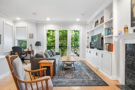 2115 West Crystal Street Chicago IL 60622