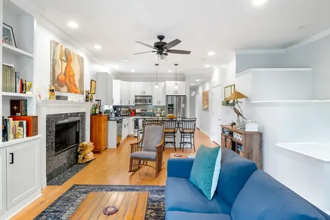 2115 West Crystal Street Chicago IL 60622