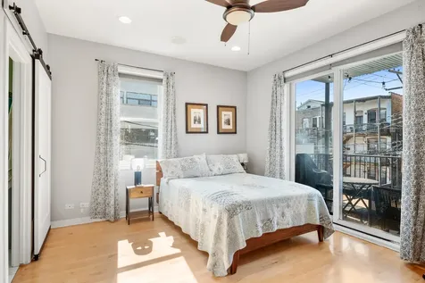 2115 West Crystal Street Chicago IL 60622
