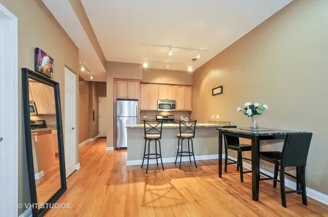 2035 South Indiana Avenue Chicago IL 60616