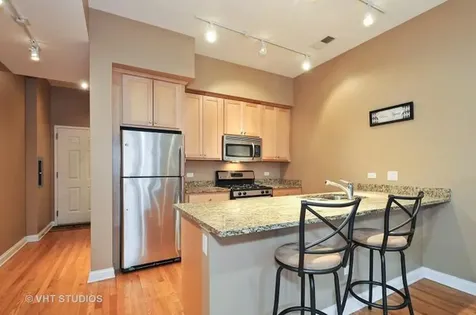 2035 South Indiana Avenue Chicago IL 60616