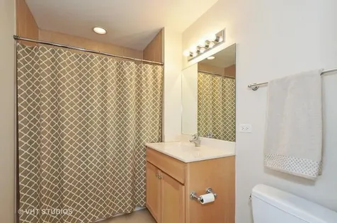 2035 South Indiana Avenue Chicago IL 60616