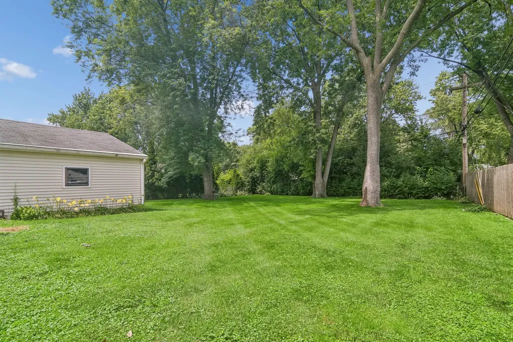 2102 George Street Rolling Meadows IL 60008