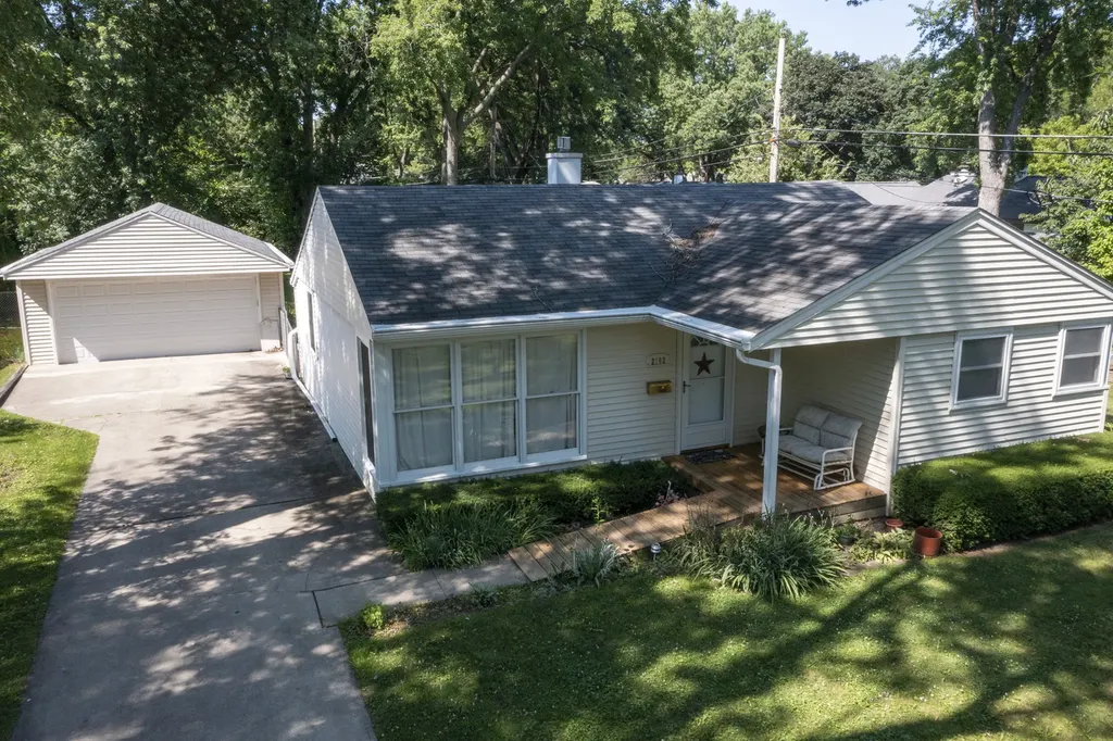 2102 George Street Rolling Meadows IL 60008