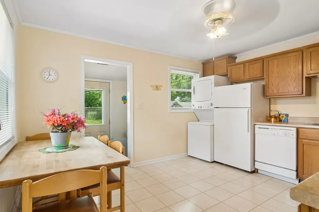 2102 George Street Rolling Meadows IL 60008