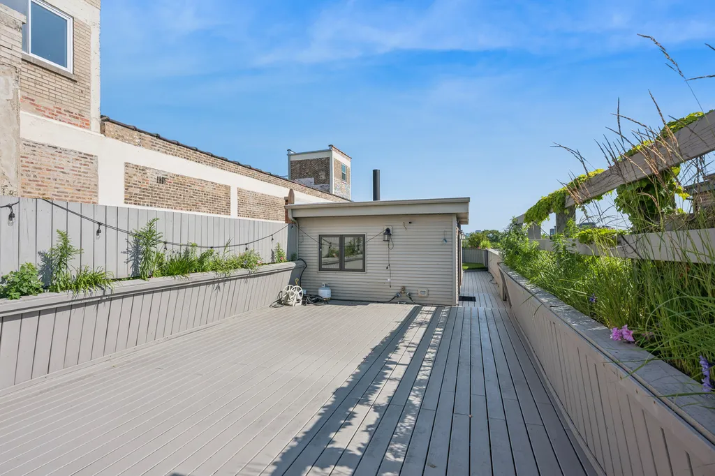 843 West Diversey Parkway Chicago IL 60614